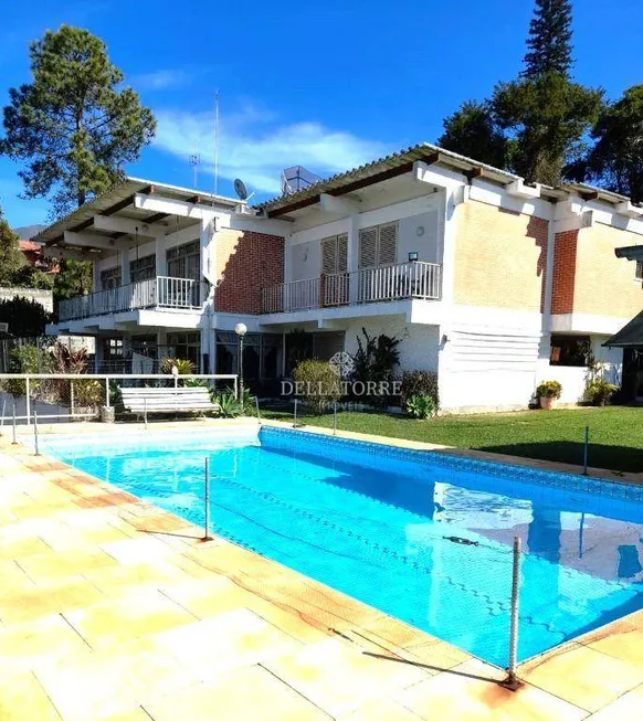 Foto 1 de Casa com 4 Quartos à venda, 448m² em Golfe, Teresópolis