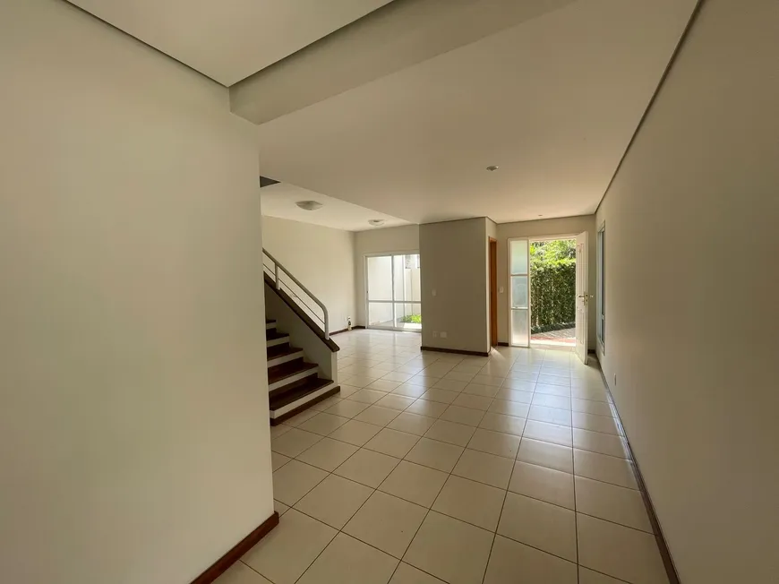 Foto 1 de Casa de Condomínio com 3 Quartos à venda, 160m² em Alphaville, Santana de Parnaíba