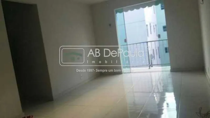 Foto 1 de Apartamento com 2 Quartos à venda, 54m² em Marechal Hermes, Rio de Janeiro