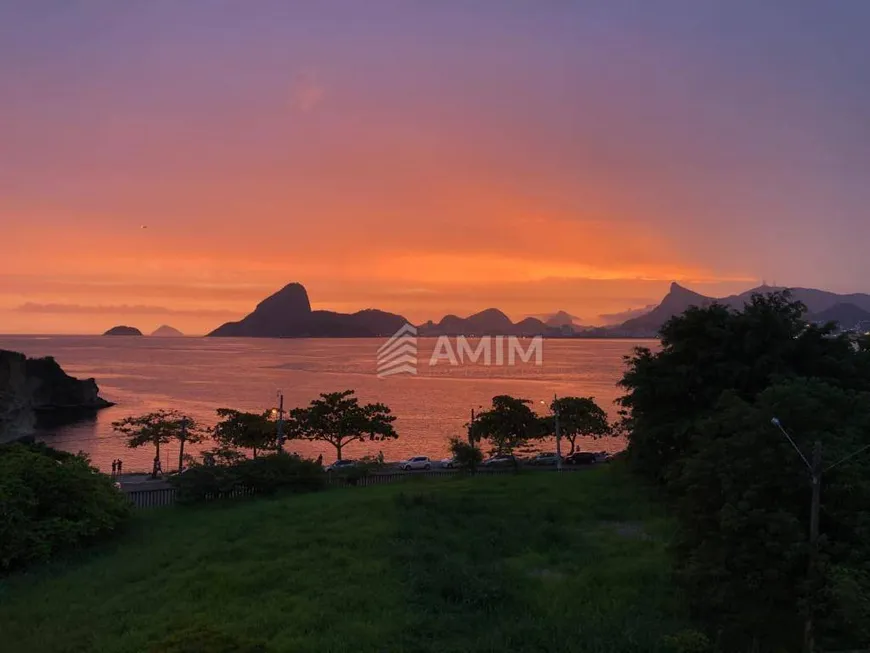 Foto 1 de Apartamento com 3 Quartos à venda, 120m² em Boa Viagem, Niterói