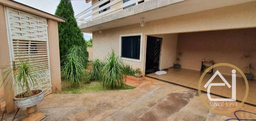 Foto 1 de Sobrado com 4 Quartos à venda, 286m² em Jardim Continental, Londrina