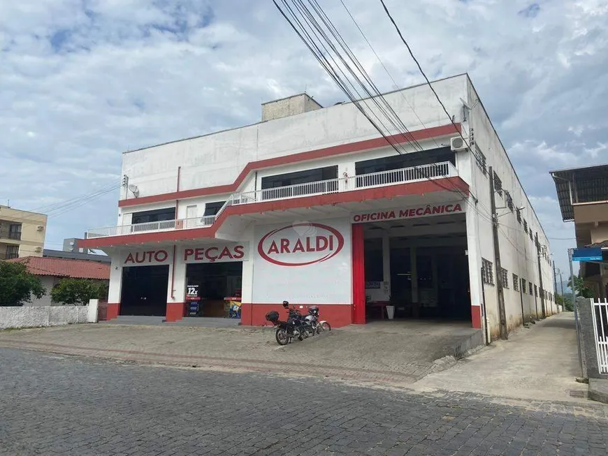 Foto 1 de Galpão/Depósito/Armazém para alugar, 2000m² em Santa Rita, Brusque