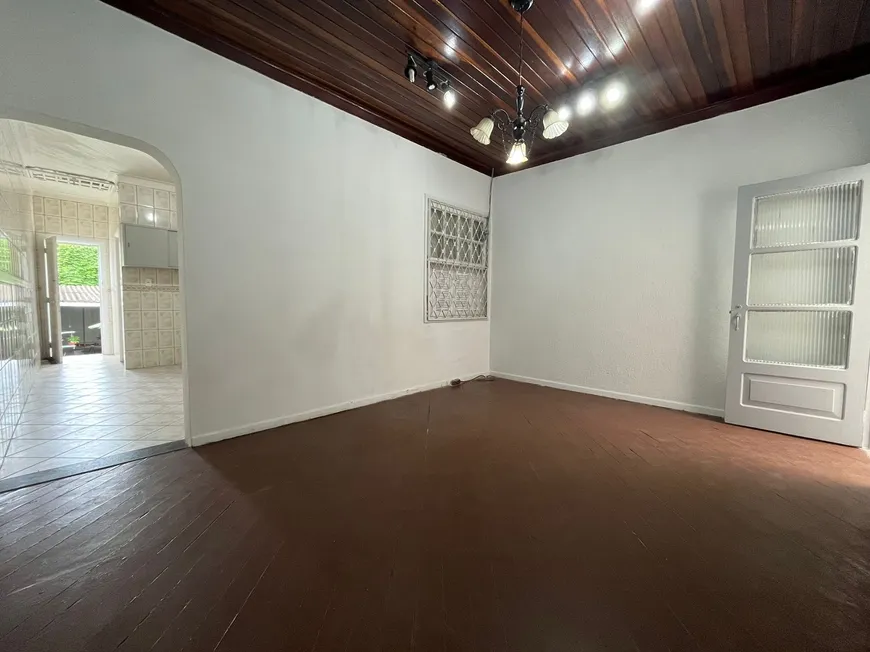 Foto 1 de Sobrado com 2 Quartos à venda, 178m² em Vila Matias, Santos