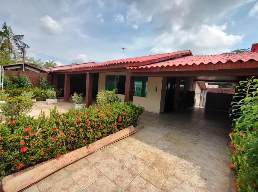 Foto 1 de Casa de Condomínio com 4 Quartos à venda, 360m² em Chapada, Manaus
