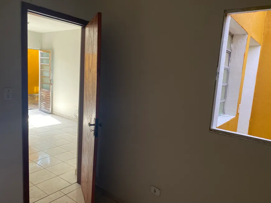 Foto 1 de Casa de Condomínio com 2 Quartos para alugar, 45m² em Campo Grande, São Paulo