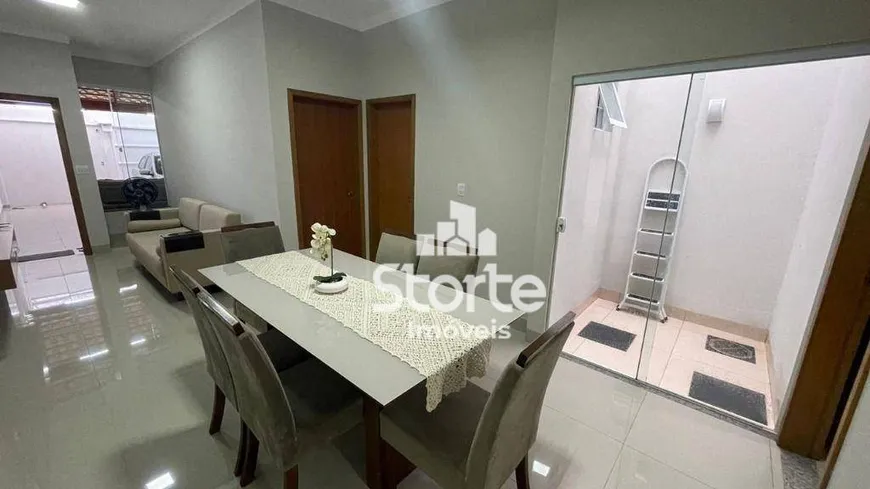 Foto 1 de Casa com 2 Quartos à venda, 110m² em Granada, Uberlândia