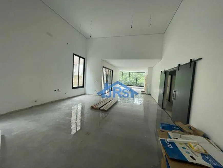 Foto 1 de Casa de Condomínio com 3 Quartos à venda, 390m² em Jardim do Golf I, Jandira