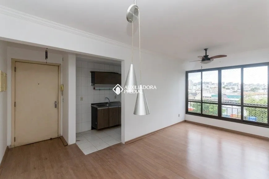 Foto 1 de Apartamento com 3 Quartos à venda, 68m² em São Geraldo, Porto Alegre