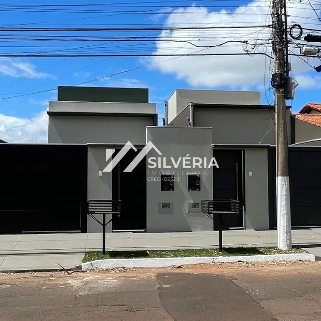 Foto 1 de Casa com 3 Quartos à venda, 100m² em Recanto dos Pássaros, Campo Grande