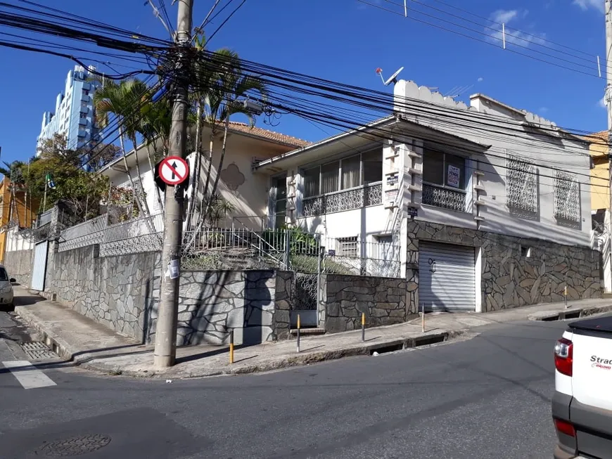 Foto 1 de Casa com 3 Quartos à venda, 612m² em Lagoinha, Belo Horizonte