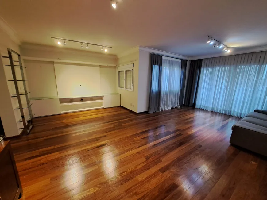 Foto 1 de Apartamento com 2 Quartos para alugar, 122m² em Itaim Bibi, São Paulo
