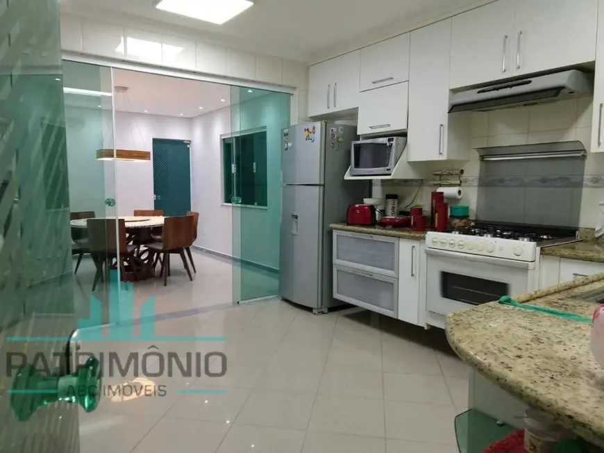 Foto 1 de Sobrado com 4 Quartos à venda, 263m² em Osvaldo Cruz, São Caetano do Sul