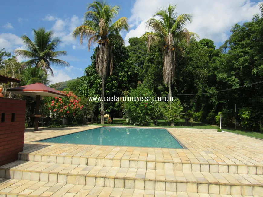 Foto 1 de Fazenda/Sítio com 6 Quartos à venda, 3800m² em Papucaia, Cachoeiras de Macacu