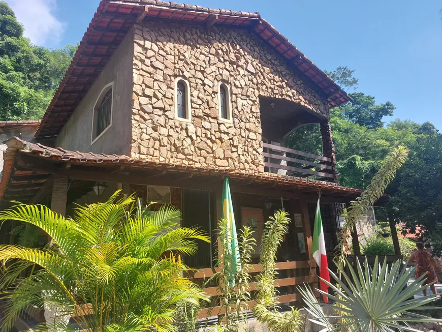 Foto 1 de Fazenda/Sítio com 7 Quartos à venda, 330m² em Venda das Pedras, Itaboraí