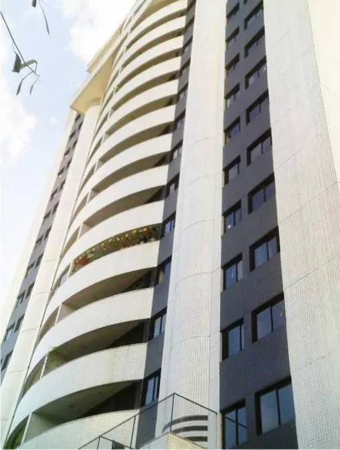 Foto 1 de Apartamento com 4 Quartos à venda, 145m² em Casa Forte, Recife