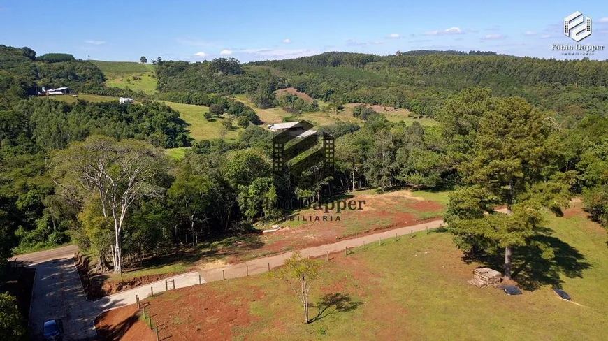 Foto 1 de Lote/Terreno à venda, 760m² em Travessão, Dois Irmãos