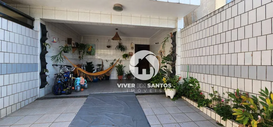 Foto 1 de Casa com 6 Quartos à venda, 165m² em Embaré, Santos