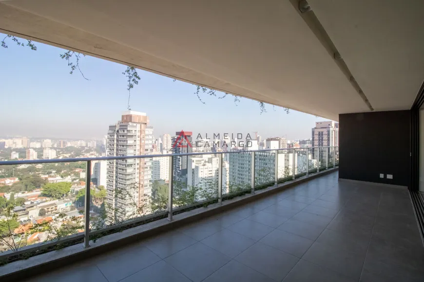 Foto 1 de Apartamento com 3 Quartos à venda, 179m² em Jardim América, São Paulo