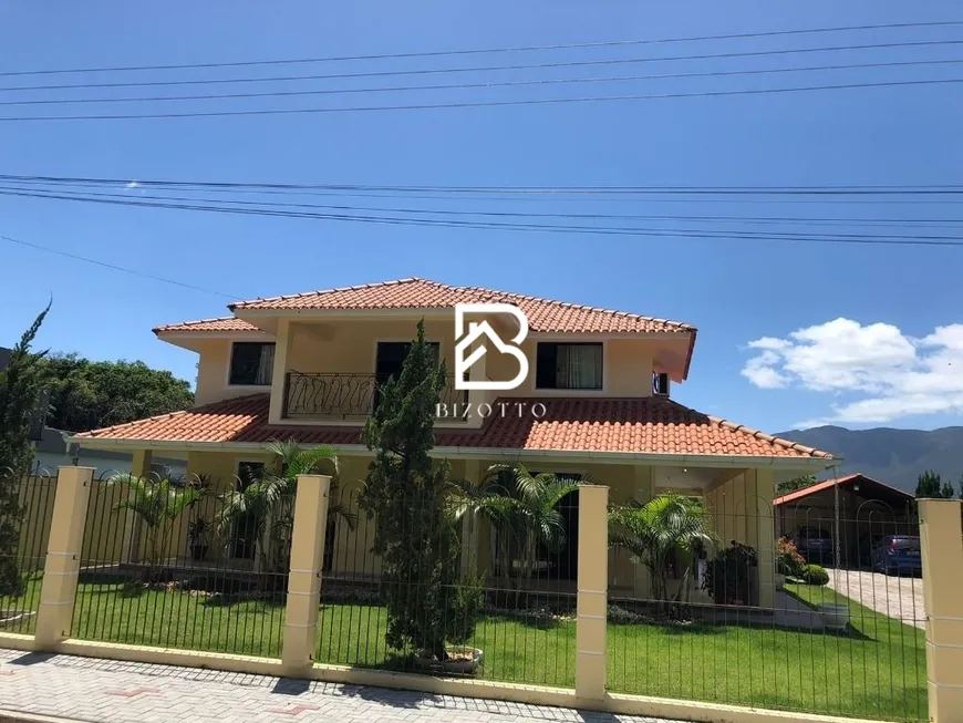 Foto 1 de Casa com 3 Quartos à venda, 273m² em Vila Santana, Santo Amaro da Imperatriz