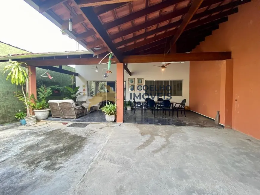 Foto 1 de Sobrado com 4 Quartos à venda, 230m² em Perequê-Açu, Ubatuba