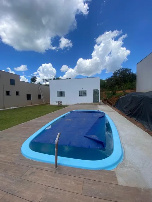 Foto 1 de Fazenda/Sítio com 3 Quartos à venda, 500m² em Jardim Serra Azul, Mateus Leme