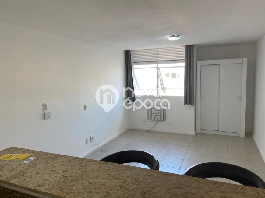 Foto 1 de Apartamento com 1 Quarto à venda, 33m² em Centro, Rio de Janeiro