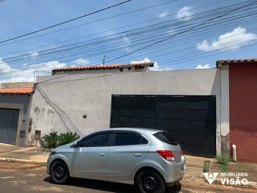 Foto 1 de Casa com 2 Quartos à venda, 65m² em Jardim Alvorada, Uberaba