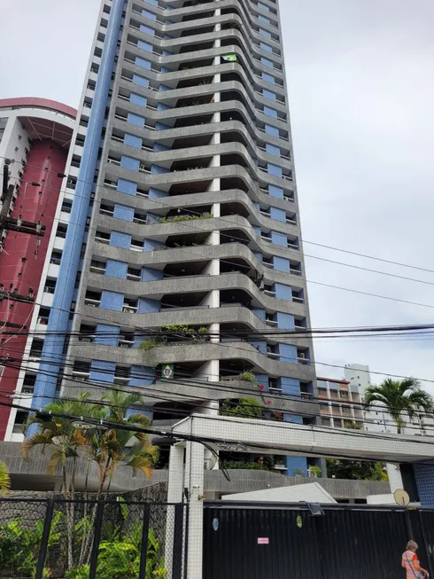 Foto 1 de Apartamento com 4 Quartos à venda, 155m² em Espinheiro, Recife