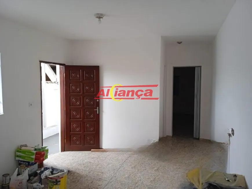 Foto 1 de Casa com 2 Quartos para alugar, 65m² em Jardim Cumbica, Guarulhos