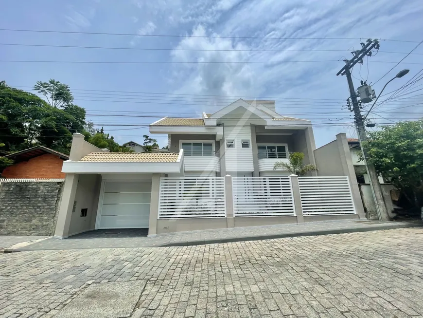 Foto 1 de Casa com 3 Quartos à venda, 350m² em Escola Agrícola, Blumenau