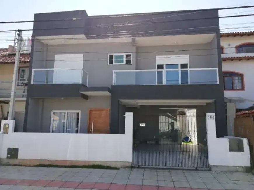 Foto 1 de Sobrado com 3 Quartos à venda, 175m² em Balneário, Florianópolis