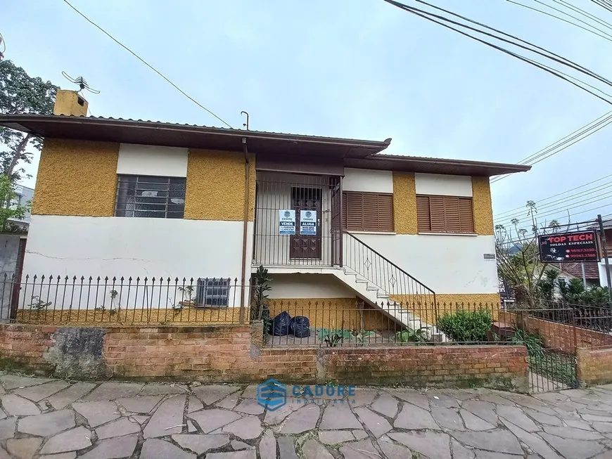 Foto 1 de Casa com 3 Quartos à venda, 180m² em Nossa Senhora de Fátima, Caxias do Sul