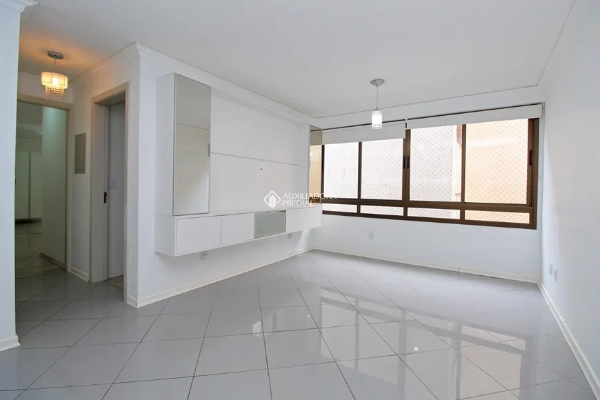 Foto 1 de Apartamento com 2 Quartos à venda, 58m² em Passo da Areia, Porto Alegre