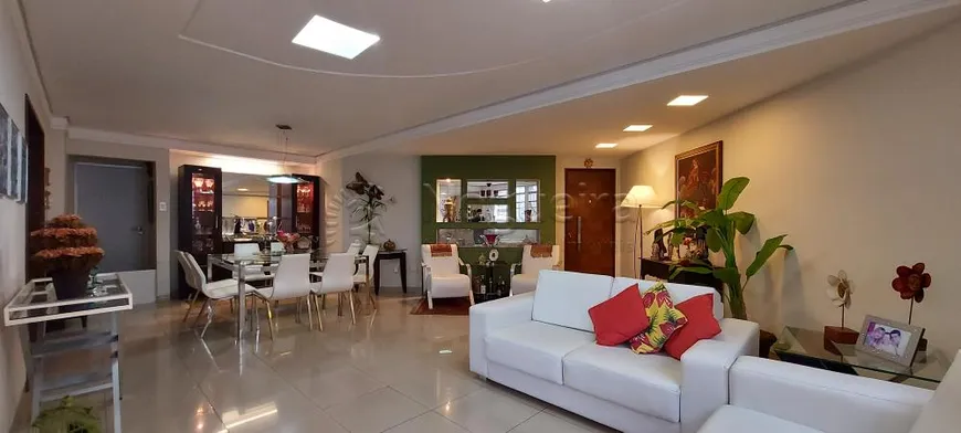 Foto 1 de Apartamento com 4 Quartos à venda, 170m² em Espinheiro, Recife