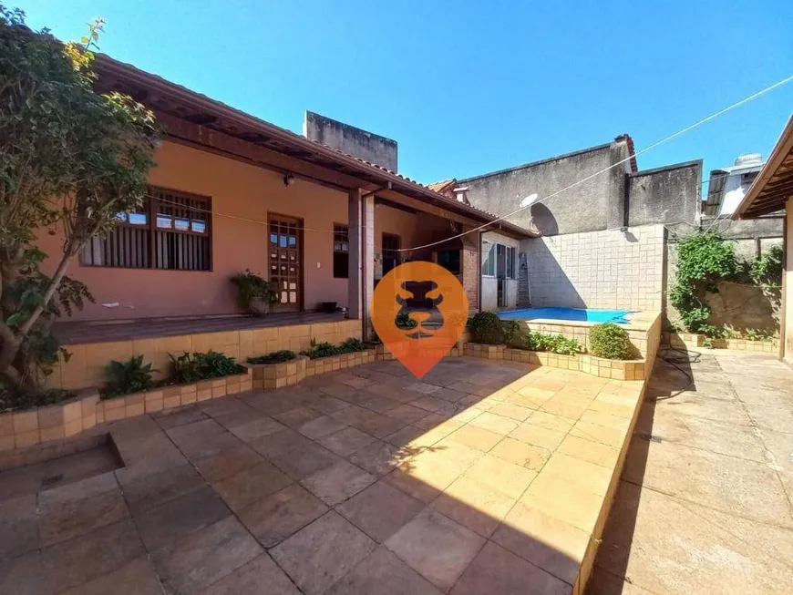 Foto 1 de Casa com 3 Quartos à venda, 210m² em Santa Inês, Belo Horizonte