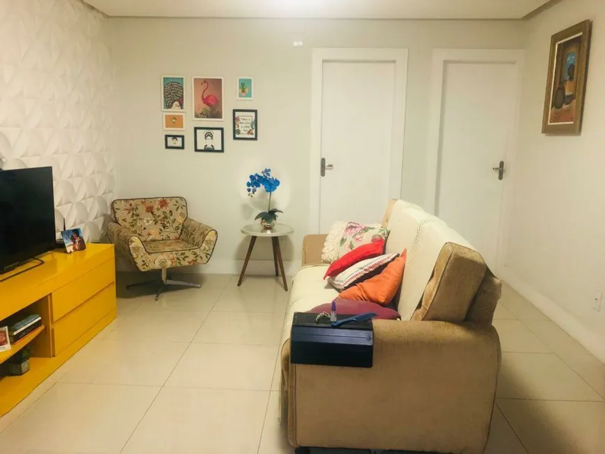 Foto 1 de Apartamento com 2 Quartos à venda, 70m² em Centro, Lauro de Freitas