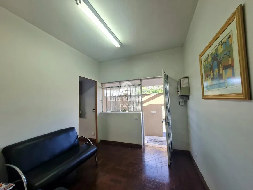 Foto 1 de Casa com 4 Quartos à venda, 256m² em Pompéia, Belo Horizonte