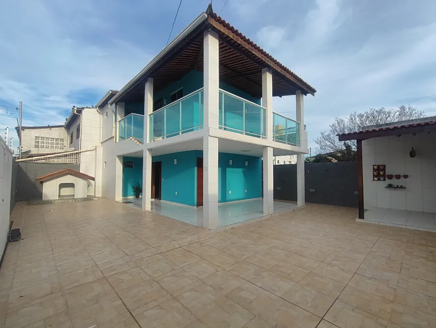 Foto 1 de Casa com 3 Quartos para alugar, 170m² em Bessa, João Pessoa