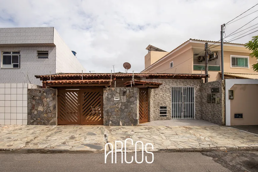 Foto 1 de Casa com 3 Quartos à venda, 250m² em Ponto Novo, Aracaju