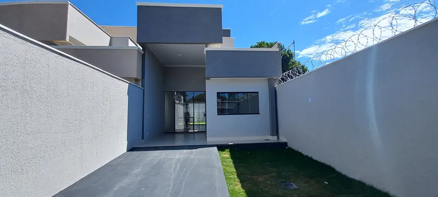 Foto 1 de Casa com 3 Quartos à venda, 104m² em Setor Faiçalville, Goiânia