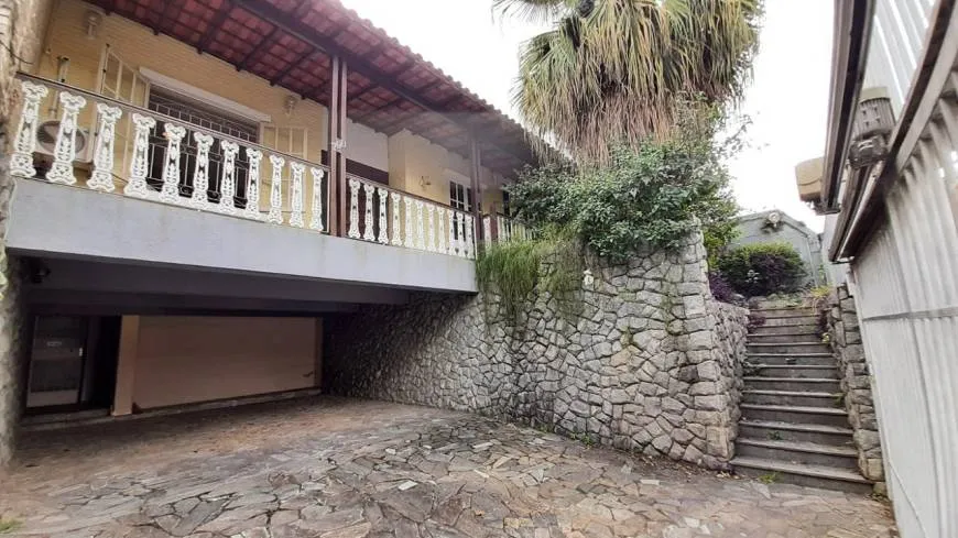 Foto 1 de Casa com 4 Quartos à venda, 383m² em São Luíz, Belo Horizonte