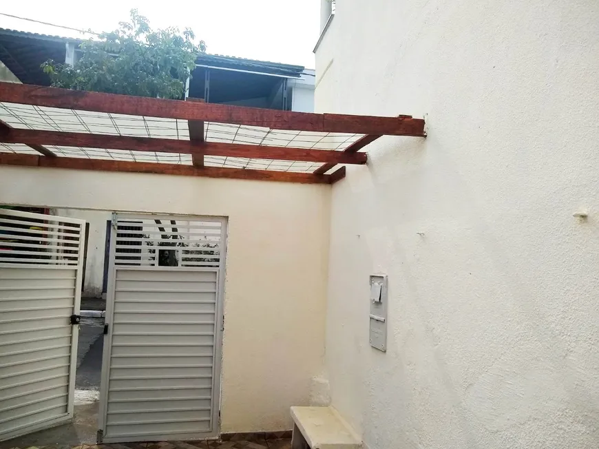 Foto 1 de Casa com 2 Quartos para alugar, 65m² em Vila Libanesa, São Paulo