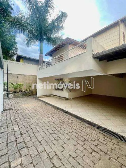 Foto 1 de Casa com 5 Quartos à venda, 335m² em Itapoã, Belo Horizonte