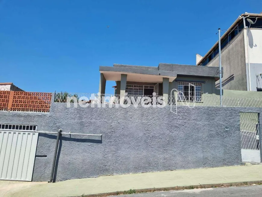 Foto 1 de Casa com 3 Quartos à venda, 360m² em Concórdia, Belo Horizonte