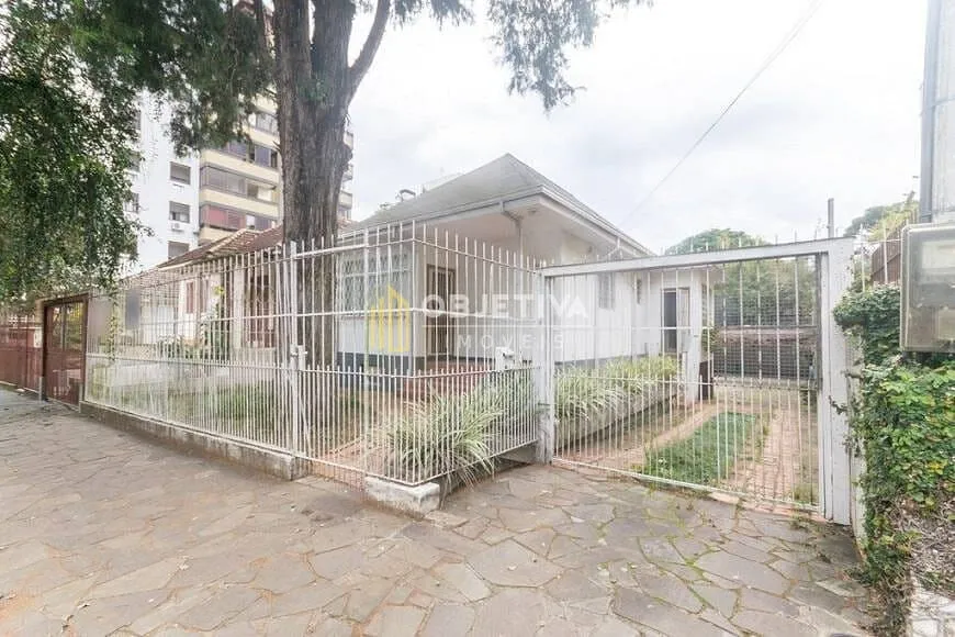 Foto 1 de Casa com 2 Quartos para alugar, 100m² em Passo da Areia, Porto Alegre