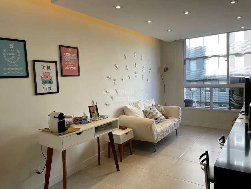 Foto 1 de Apartamento com 2 Quartos à venda, 64m² em Cerqueira César, São Paulo