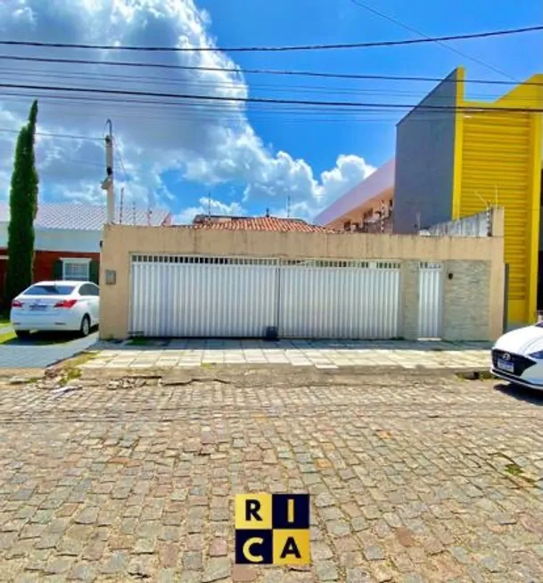 Foto 1 de Casa com 5 Quartos à venda, 250m² em Lagoa Nova, Natal