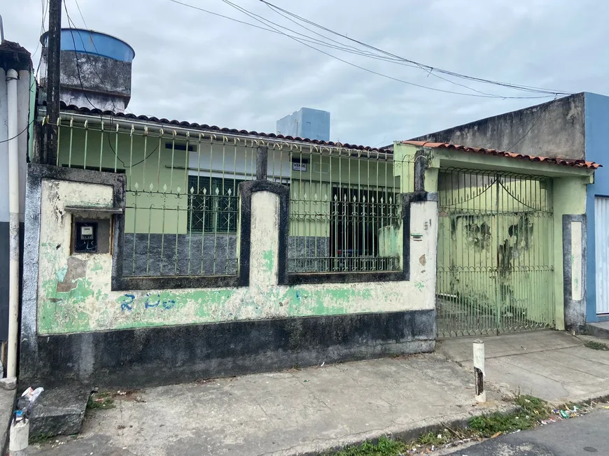 Foto 1 de Casa com 3 Quartos à venda, 131m² em Feitosa, Maceió