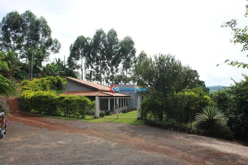 Foto 1 de Fazenda/Sítio com 4 Quartos à venda, 110m² em Centro, Muzambinho