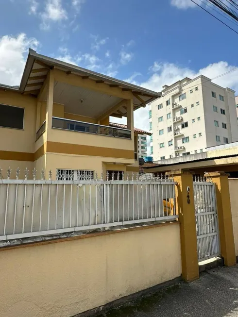Foto 1 de Casa com 1 Quarto à venda, 289m² em Meia Praia, Itapema